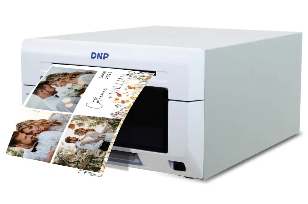 photo booth prin ter printing a 4x6 photo